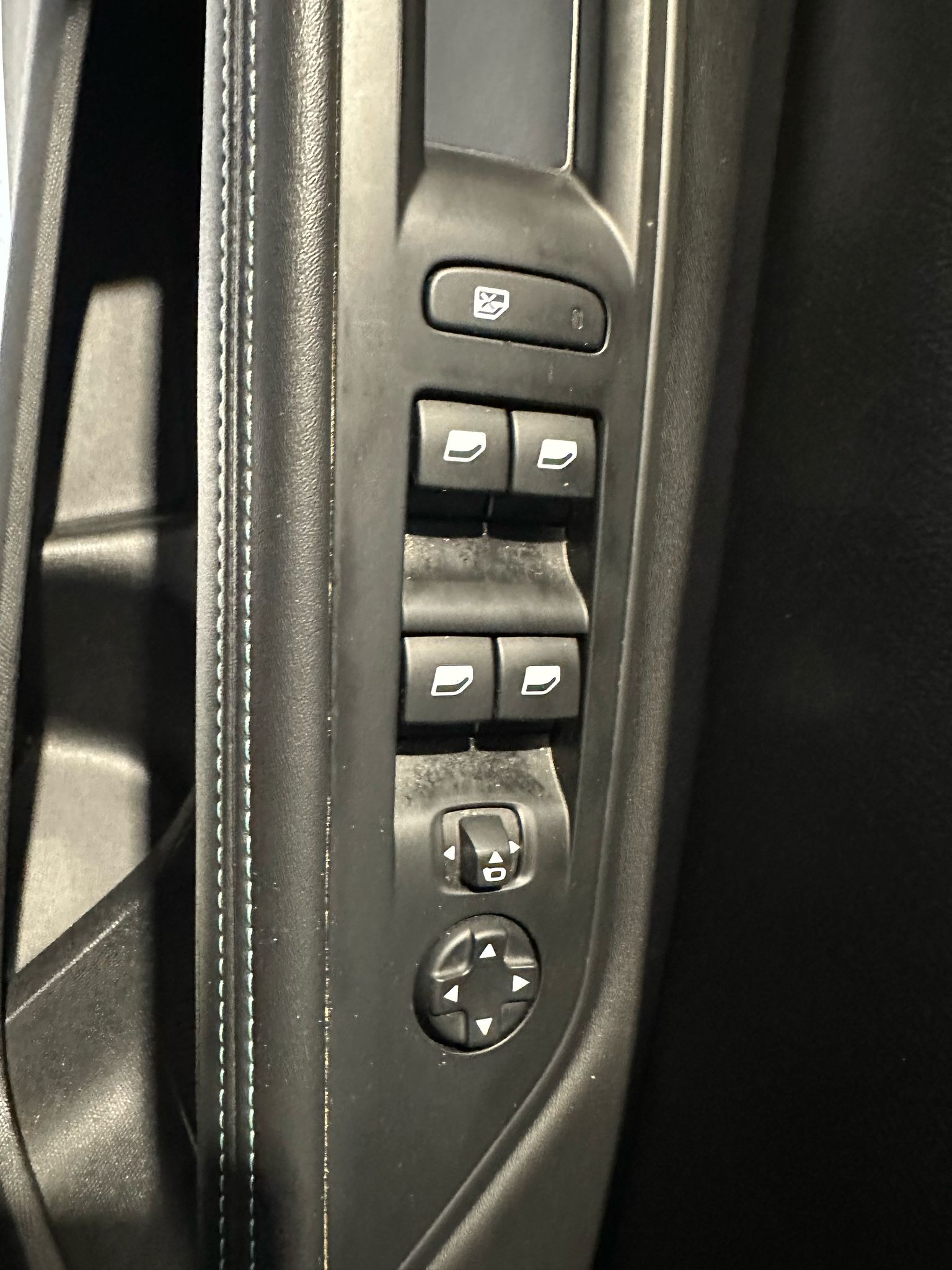 PEUGEOT 5008 1.5 BlueHDI ALLURE PACK